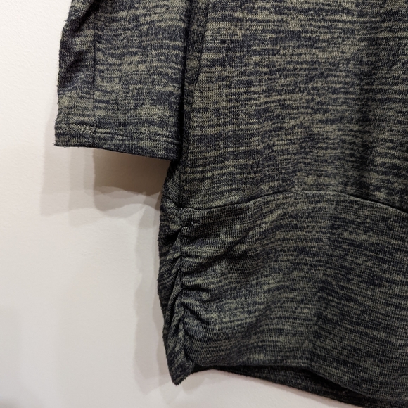 Thyme Maternity Nursing tunic with zippers - Picture 4 of 5